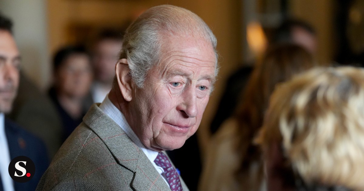 Kralj Karel III. na dogodku v Dumfries Housu 16. septembra 2026, teden dni po izjavi Buckinghamske palače o Spencerjevi knjigi. Foto: Jonathan Brady/Getty Images prek NBC News.